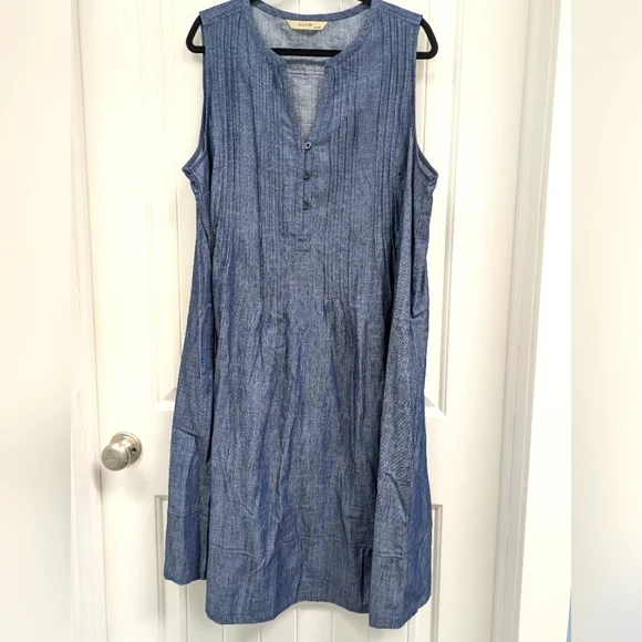 Zapelle Chambray Blue Pleated Sleeveless Dress With Pockets - Picture 1 of 5